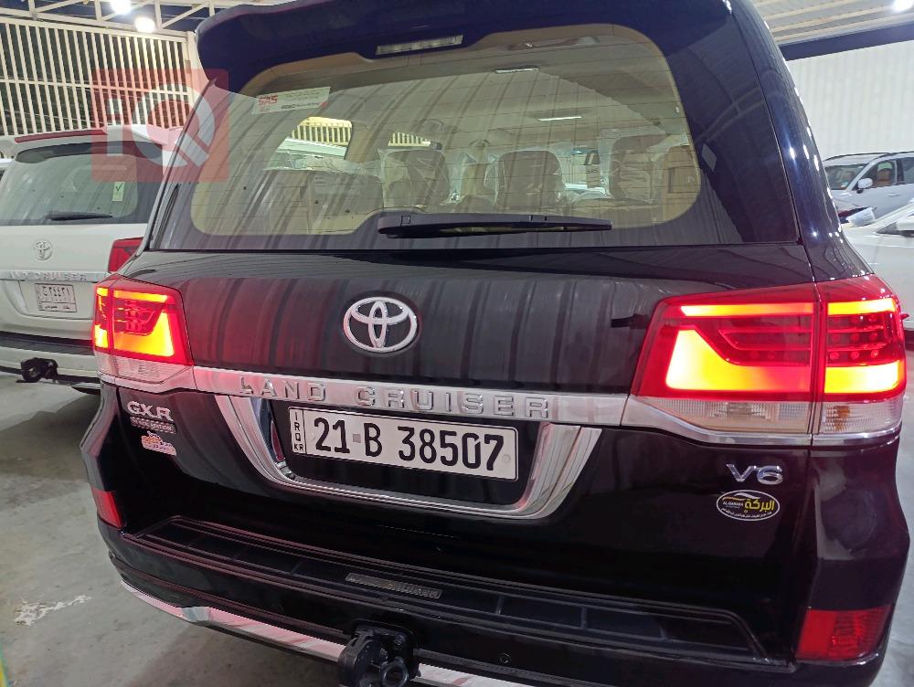 تۆیۆتا لاند کروزەر